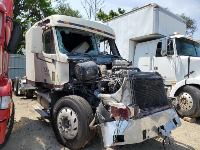 2000 Freightliner Conventional FLC120