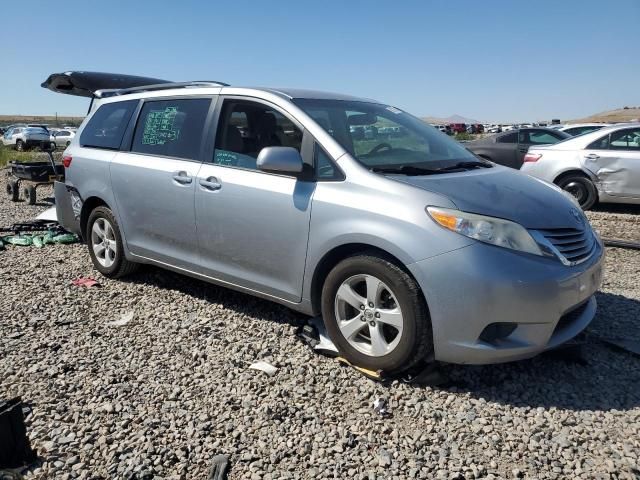 2016 Toyota Sienna LE