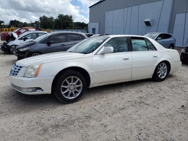 2011 Cadillac DTS Luxury Collection