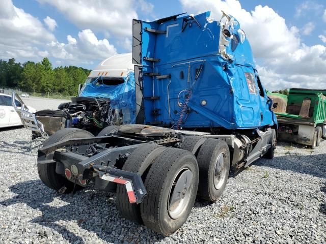 2019 Freightliner Cascadia 126