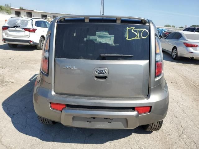 2011 KIA Soul +