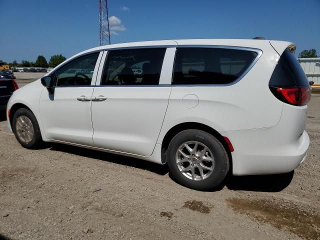 2024 Chrysler Voyager LX