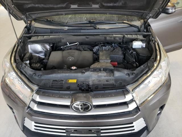 2019 Toyota Highlander SE