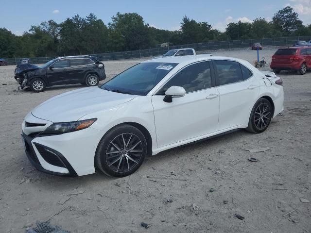 2022 Toyota Camry SE