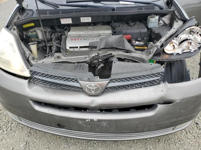 2005 Toyota Sienna XLE