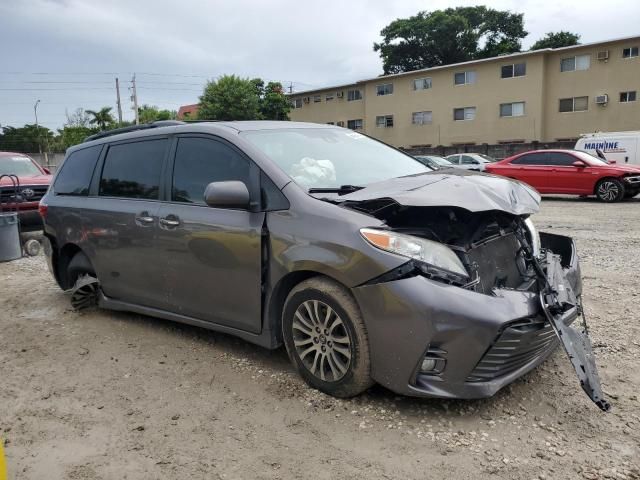 2020 Toyota Sienna XLE