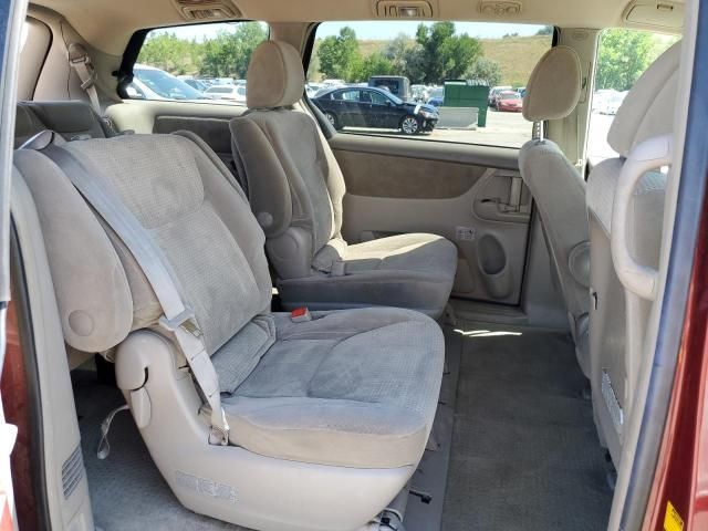 2010 Toyota Sienna LE