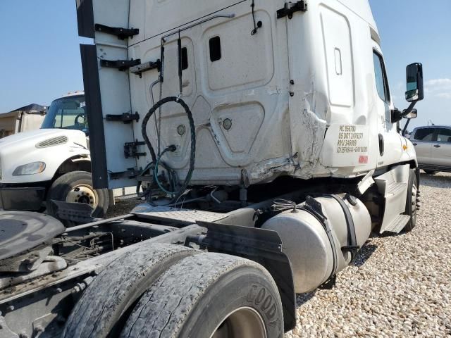 2014 Freightliner Cascadia 125