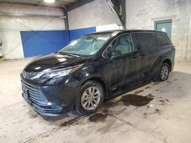 2021 Toyota Sienna LE