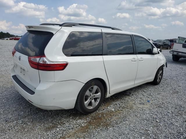 2017 Toyota Sienna LE