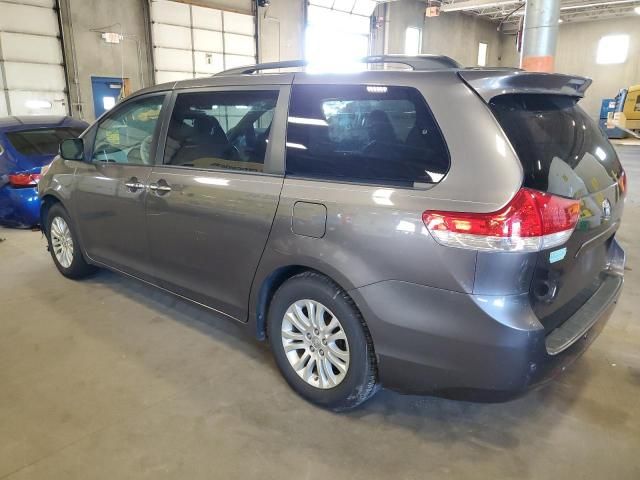 2013 Toyota Sienna XLE