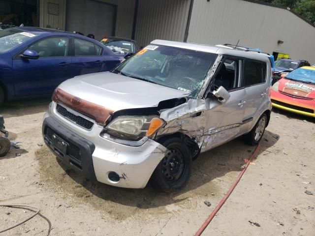 2011 KIA Soul +