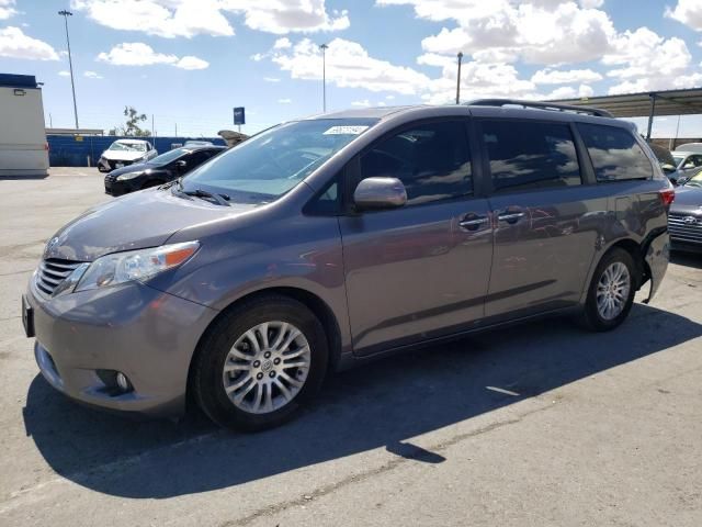 2017 Toyota Sienna XLE