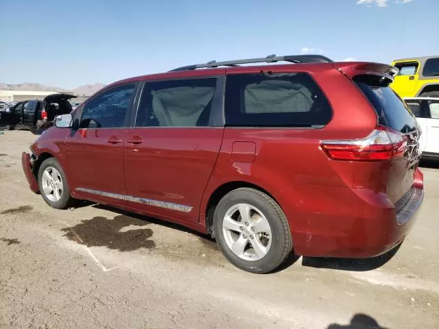 2016 Toyota Sienna LE