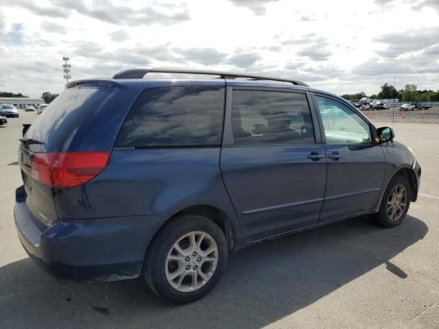 2004 Toyota Sienna LE