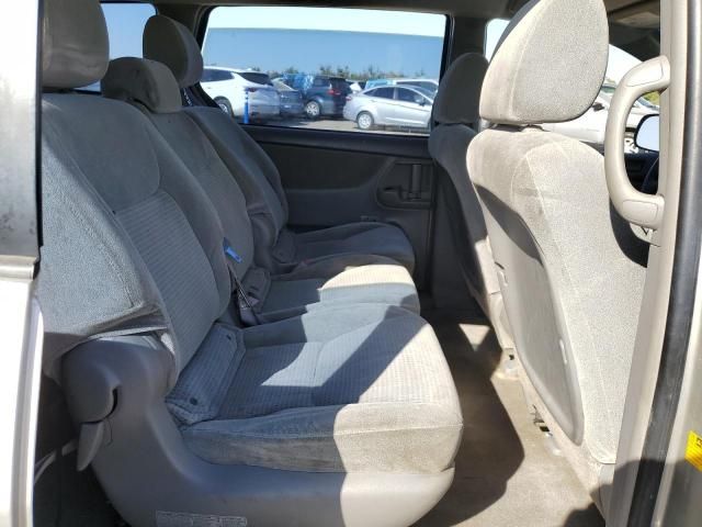 2010 Toyota Sienna CE