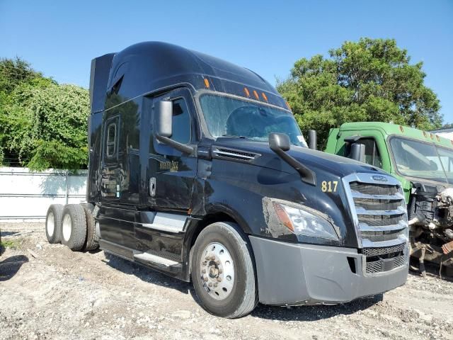 2018 Freightliner Cascadia 126