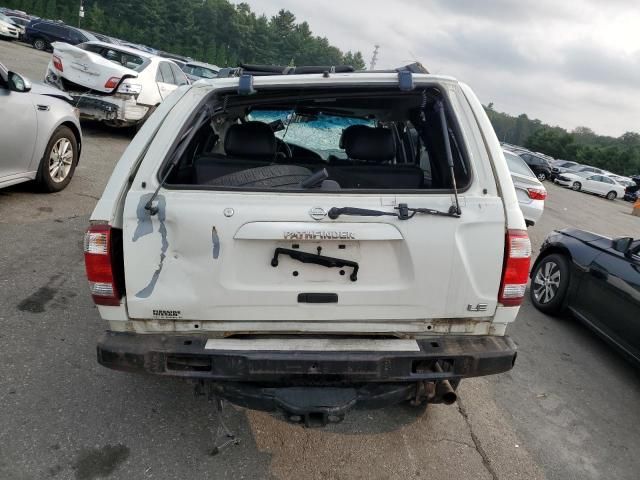 2004 Nissan Pathfinder LE