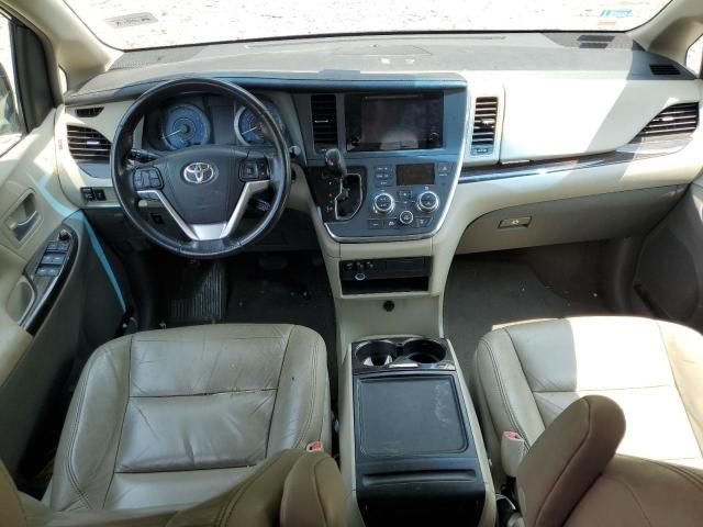 2016 Toyota Sienna XLE