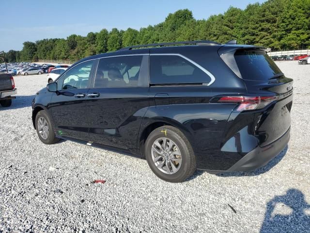 2023 Toyota Sienna XLE