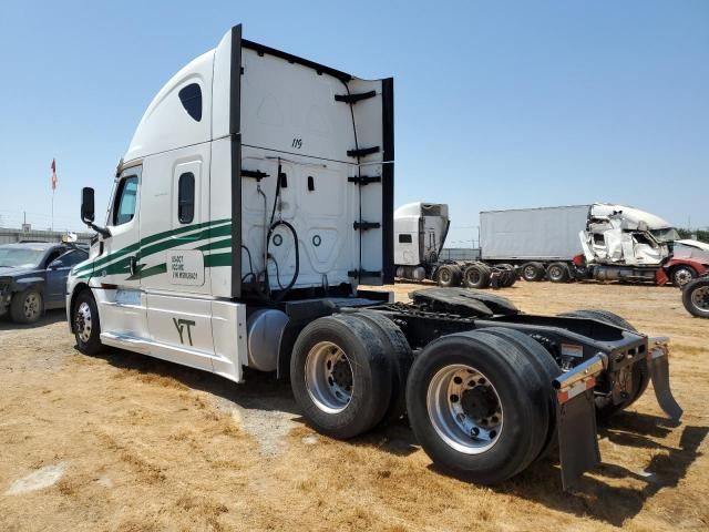 2021 Freightliner Cascadia 126