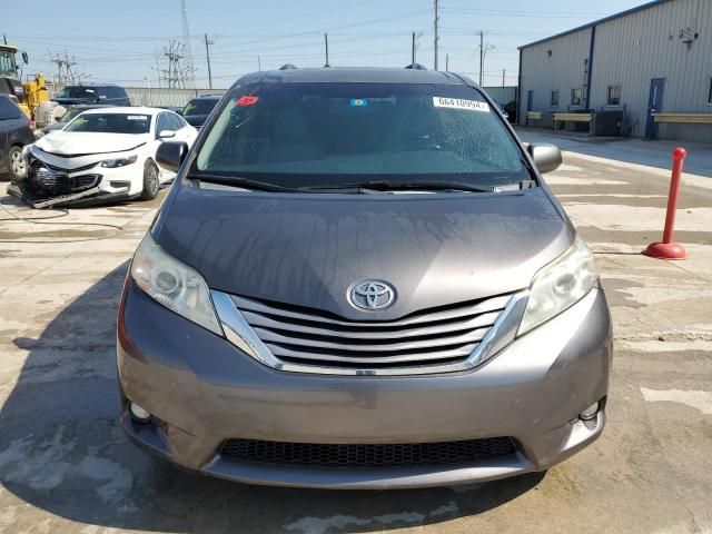 2016 Toyota Sienna XLE