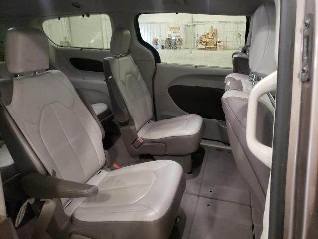 2017 Chrysler Pacifica Touring L Plus