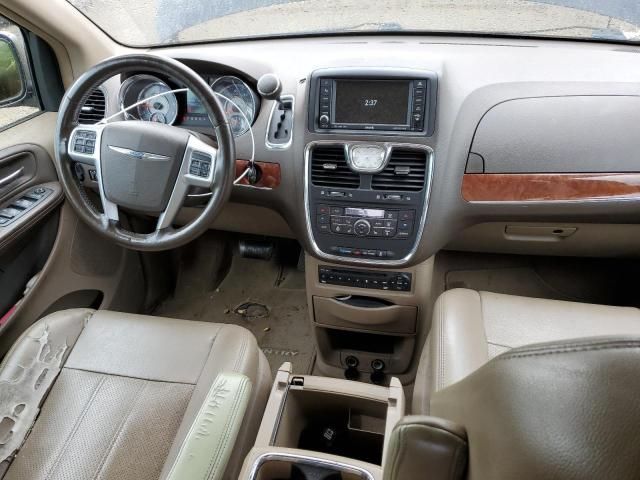 2011 Chrysler Town & Country Touring L