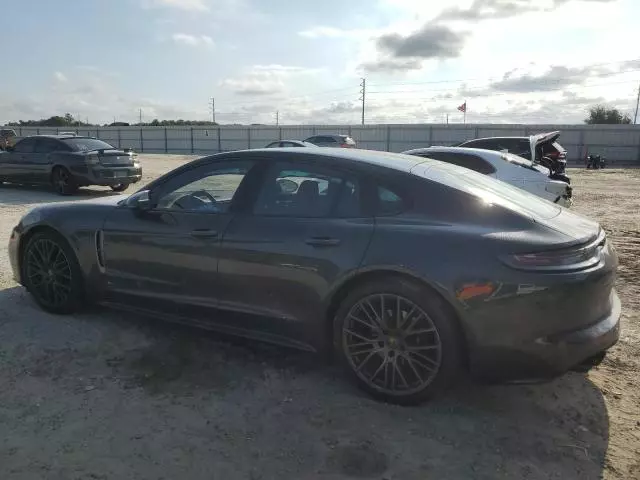 2022 Porsche Panamera Base