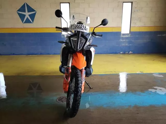 2023 KTM 890 Adventure R