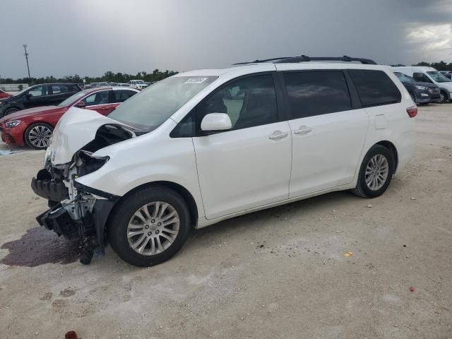 2016 Toyota Sienna XLE