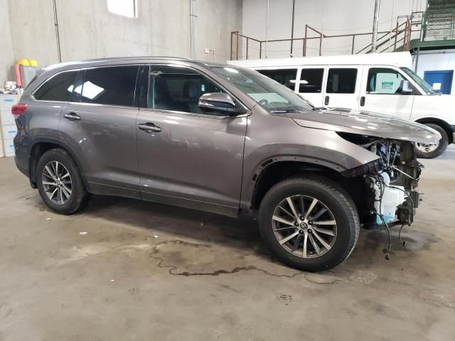 2017 Toyota Highlander SE