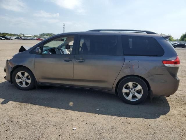 2013 Toyota Sienna LE