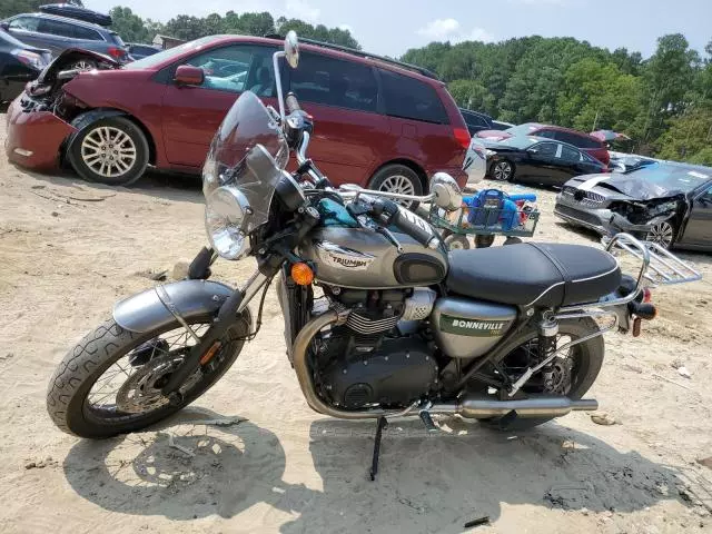 2022 Triumph Bonneville T100