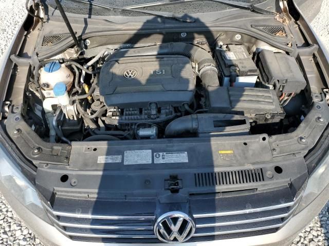 2015 Volkswagen Passat SE