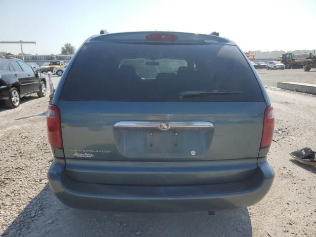 2005 Chrysler Town & Country