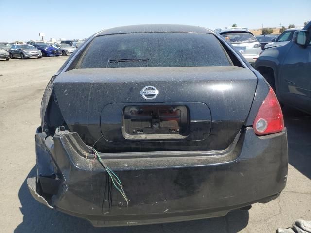 2005 Nissan Maxima SE