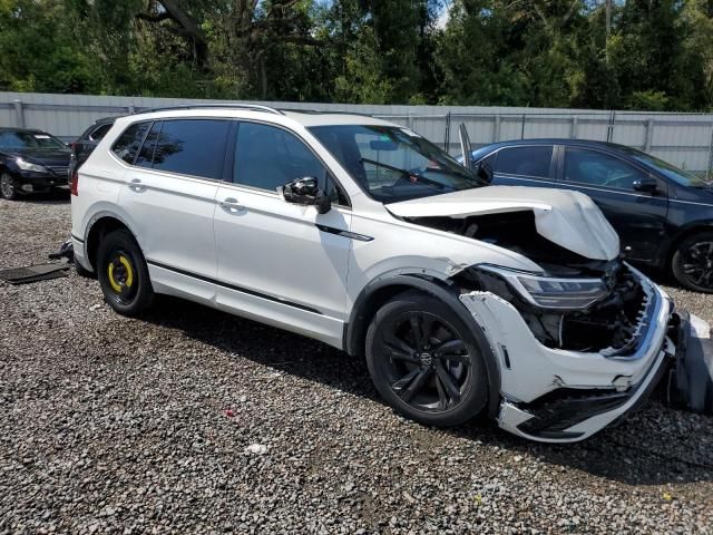 2023 Volkswagen Tiguan SE R-LINE Black