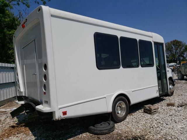 2023 Ford Econoline E450 Super Duty Cutaway Van