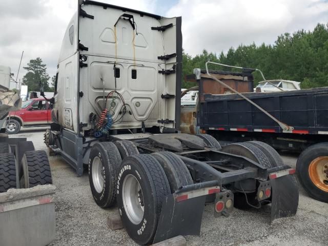 2014 Freightliner Cascadia 125