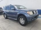 2005 Nissan Pathfinder LE