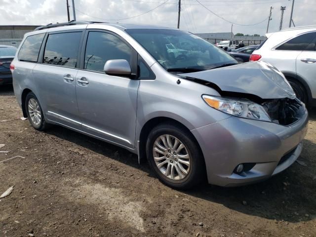 2013 Toyota Sienna XLE