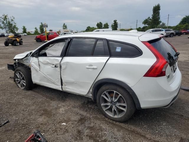 2018 Volvo V60 Cross Country Premier