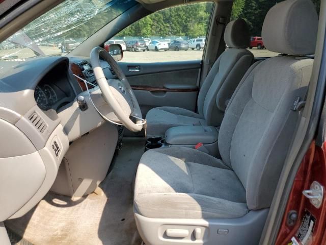 2005 Toyota Sienna XLE