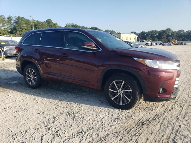 2017 Toyota Highlander SE