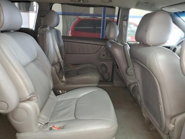 2004 Toyota Sienna XLE