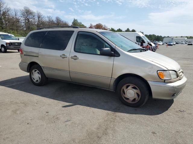 2003 Toyota Sienna LE