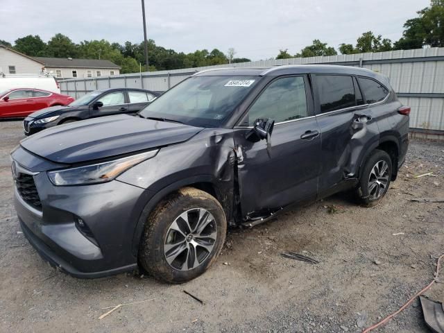 2023 Toyota Highlander Hybrid XLE