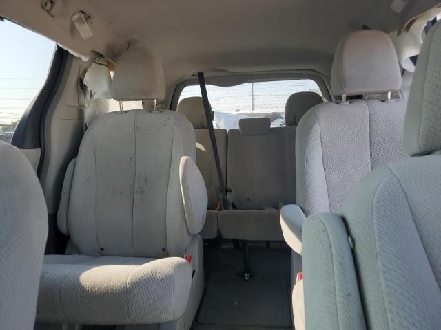 2013 Toyota Sienna LE