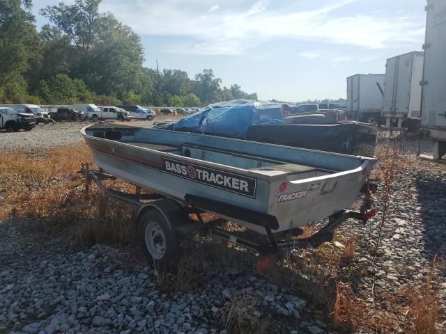 1998 Basstracker Boat